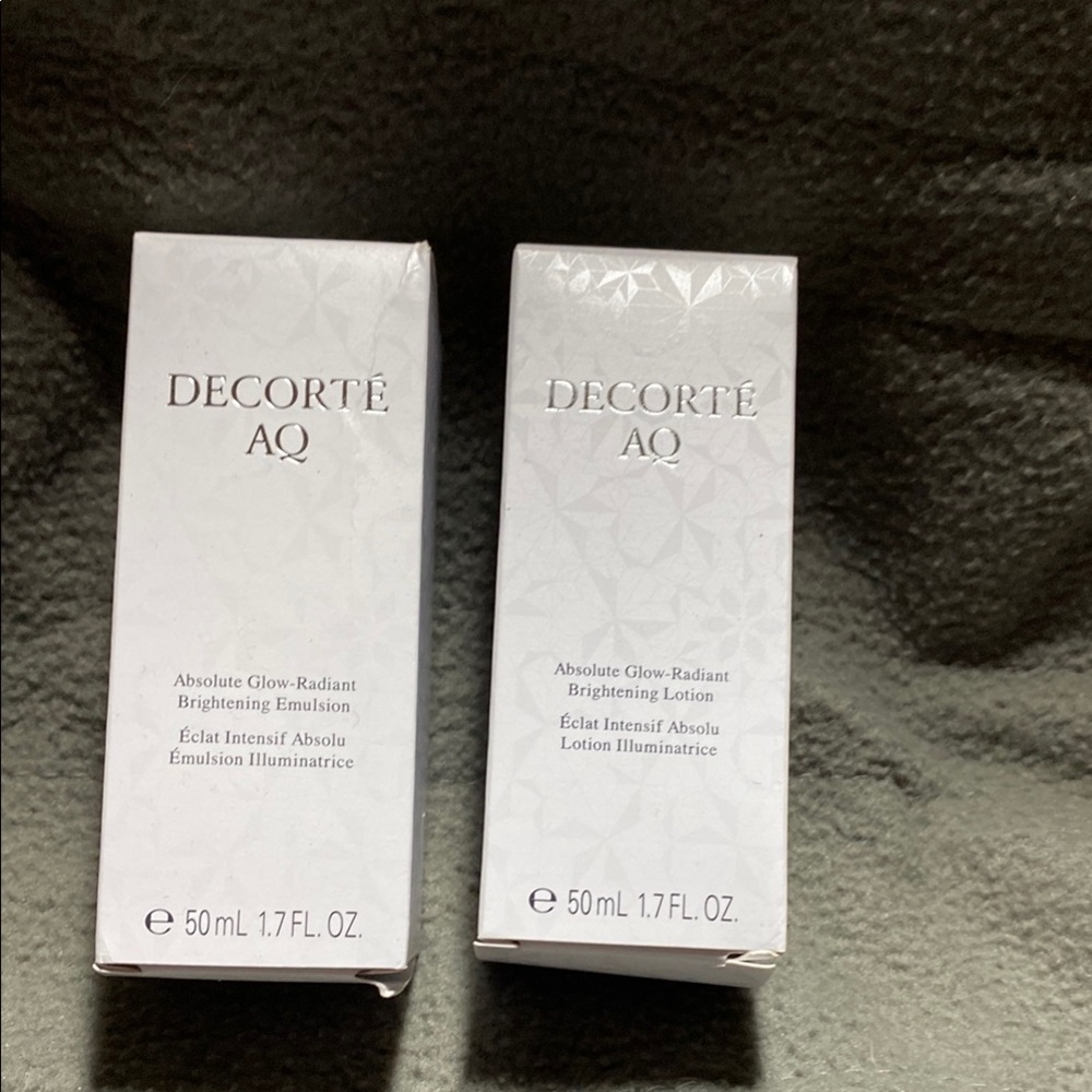 AQ Absolute Glow-Radiant Brightening Set in White